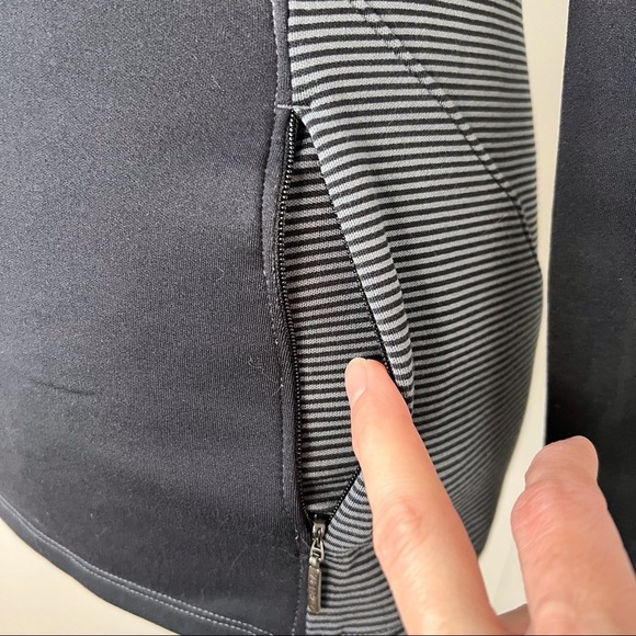 Athleta Spotlight Black and Gray Pin Stripe Pullover Long Sleeve Active … - Picture 8 of 14